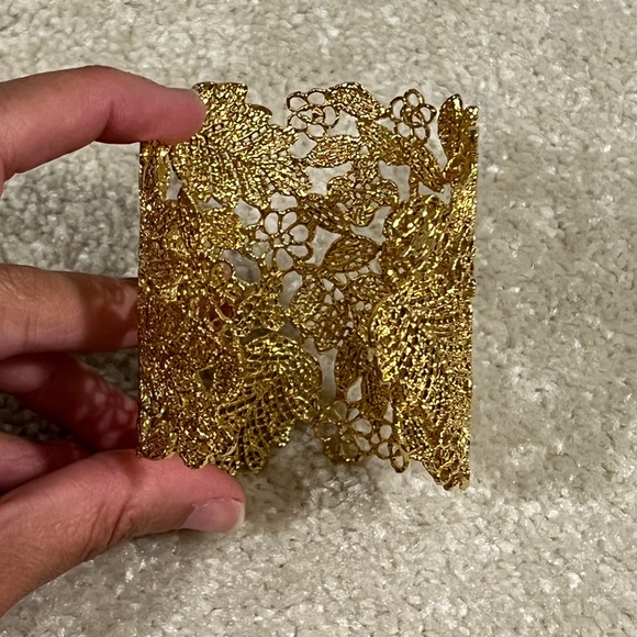 Stella and Dot Chantilly Lace Cuff - Picture 3 of 6